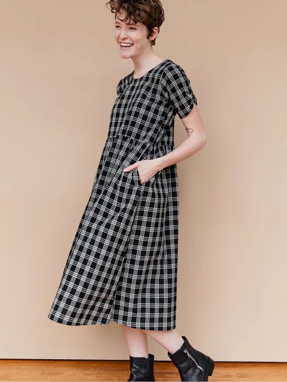 Mata Traders Plaid Short-Sleeve Midi Dress